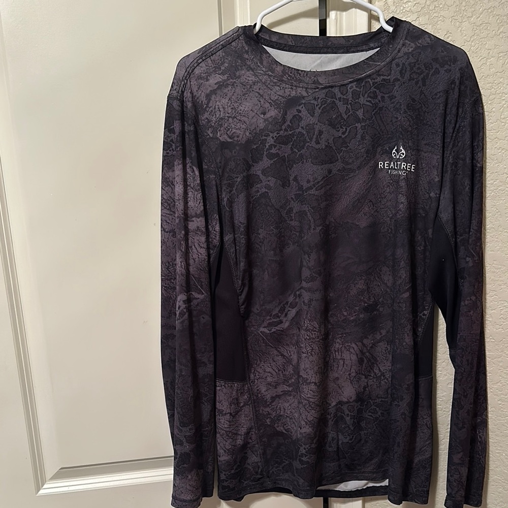 Realtree Men's Black Long Sleeve Shirt